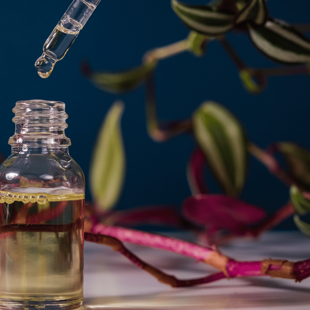 Quelle est la source de l'extrait de parfum ?